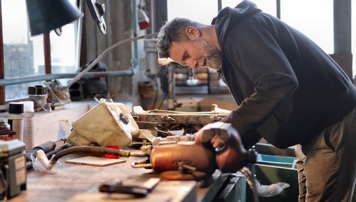 Aircraft mechanic